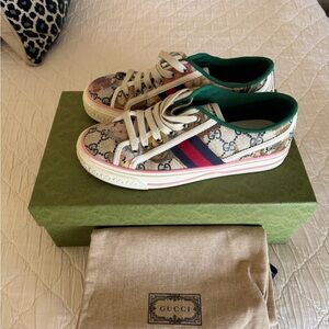 Gucci Supreme H2O Flora 800 Sneakers